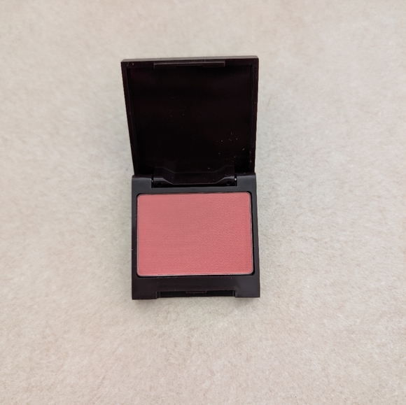Laura Mercier Blush - Picture 4 of 4
